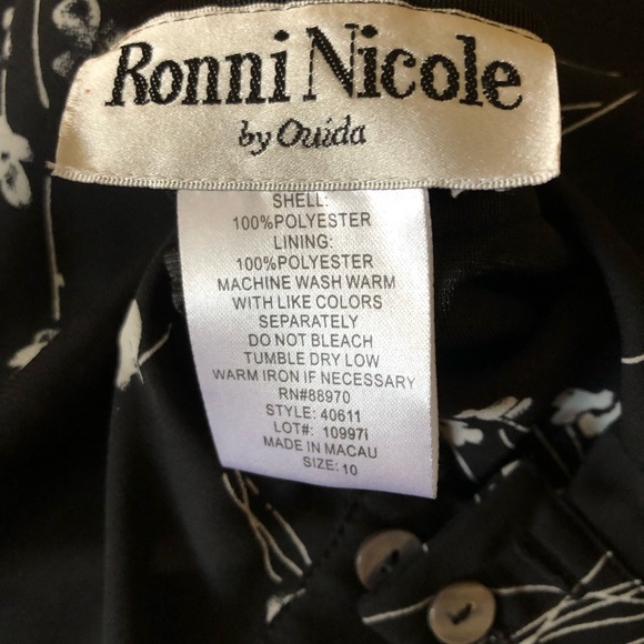 Ronni Nicole Maxi dress black with white flowers. - Picture 9 of 9